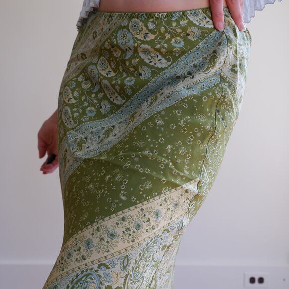 Vintage y2k silk skirt fairy whimsygoth low rise low waist green paisley small - Picture 7 of 9